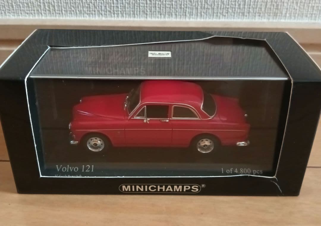 MINICHAMPS✪Volvo 121 レッド1:43