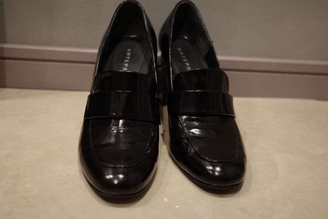 本革 エナメル ローファー ヒール 黒 ブラック 歩きやすい 万能 美品