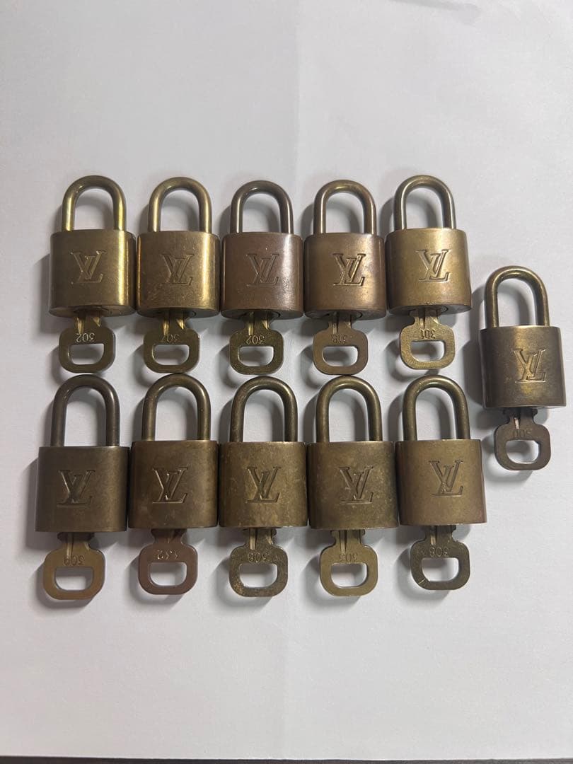 LVルイヴィトン南京錠カデナと鍵11点セット
