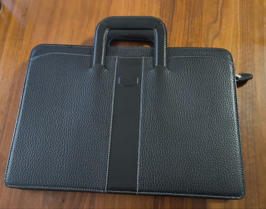 BURBERRY ビジネスバッグ 薄型 ブラック レザー バーバリー