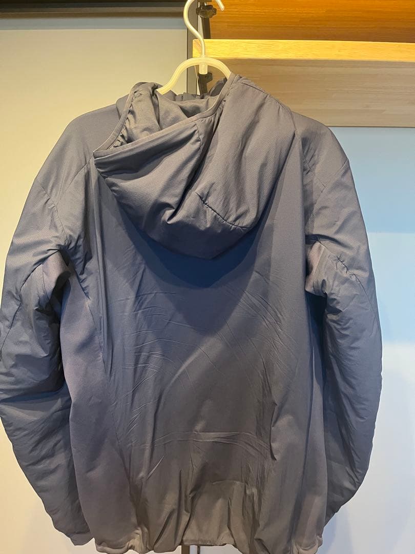 【値下げ不可】ARC'TERYX atom hoody・S・ネイビー・タグ有
