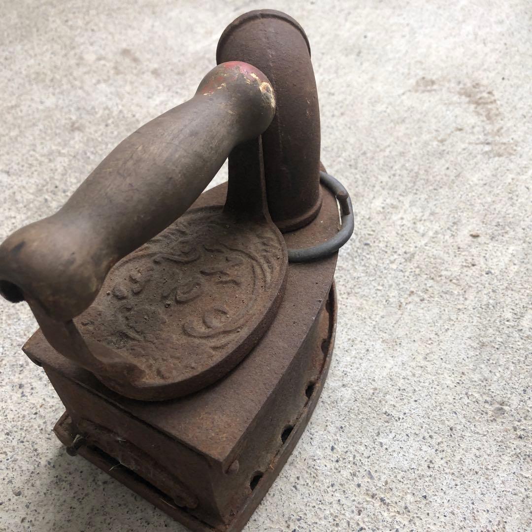 炭火アイロン・ヴィンテージ　炭火アイロン　鉄鋳物