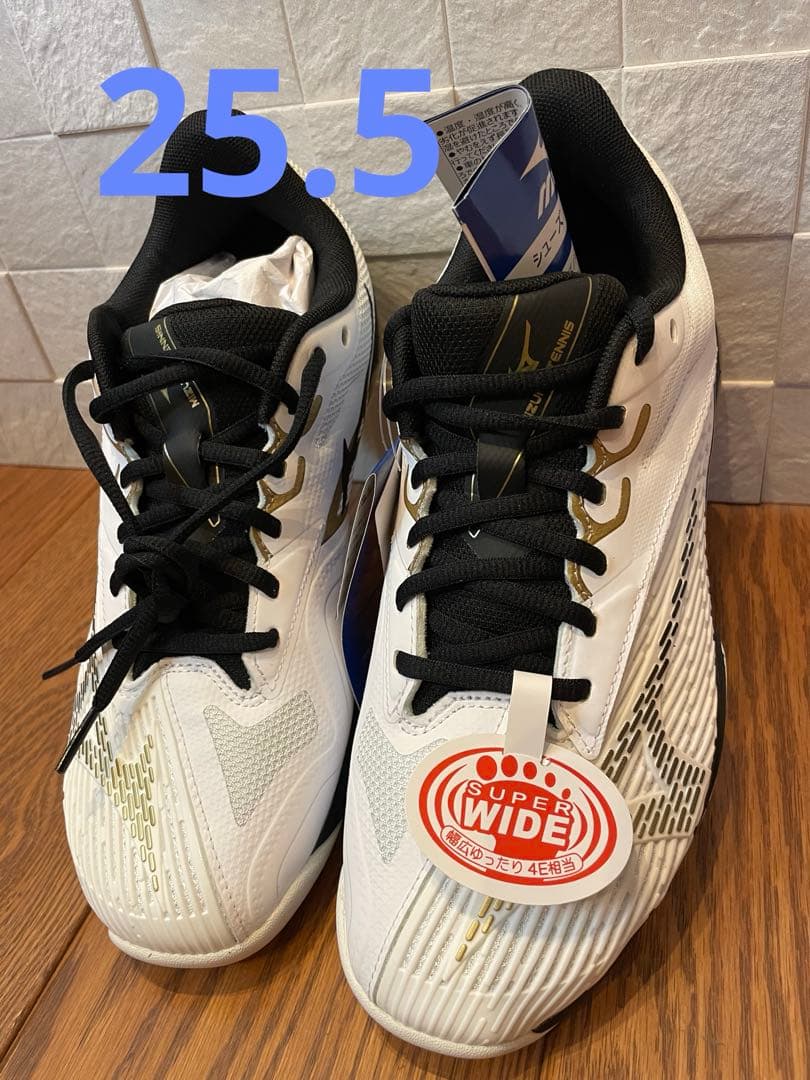 【新品】ミズノウェーブエクシードLIGHT2 OCテニスシューズ　25.5