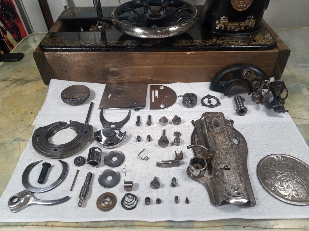 最終超特価　縫うためのアンティークミシン　シンガー　スフインクス　モーター付