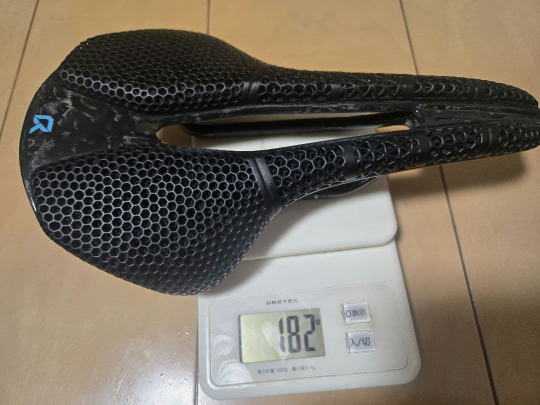 RYET 3D カーボンサドル RT07 収納袋付き