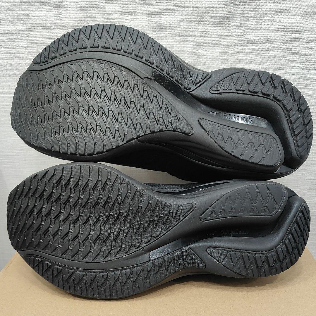 ミズノ　Mizuno　ウエーブライダー 28　ブラック　✕　コムデギャルソン