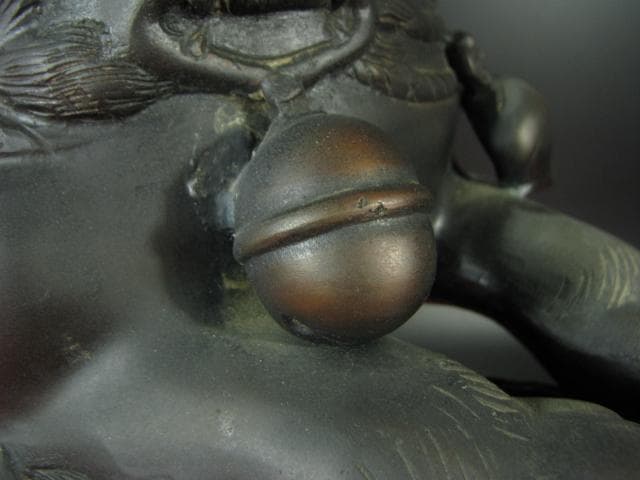 大型 銅獅子 玉乗 置物 c536