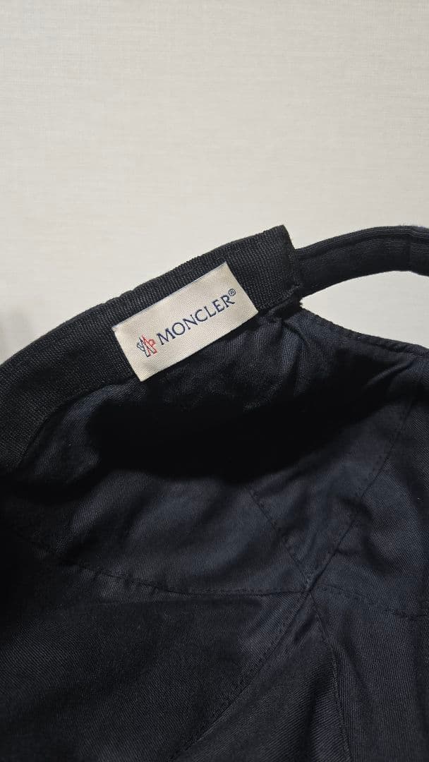 MONCLER ブラック キャップ