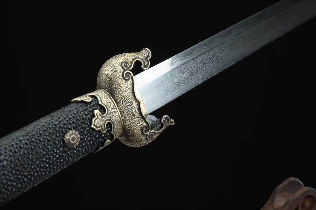 八宝傾国牡丹唐刀（黄銅鞘金）古兵器 武具　刀装具　日本刀　模造刀 居合刀