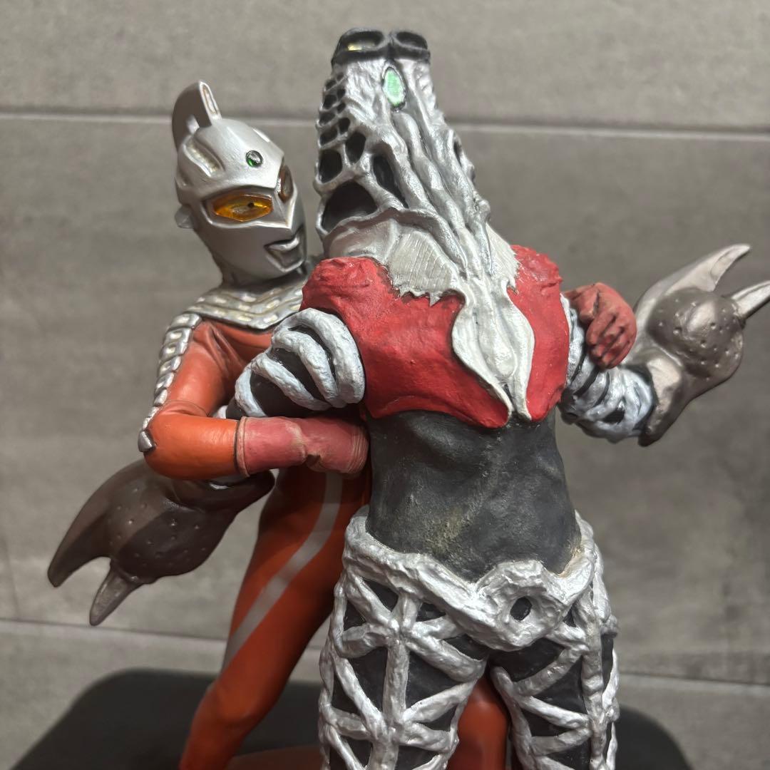 超希少　究極完成品　ウルトラセブン対ゴドラ星人　オーバーグラウンド製