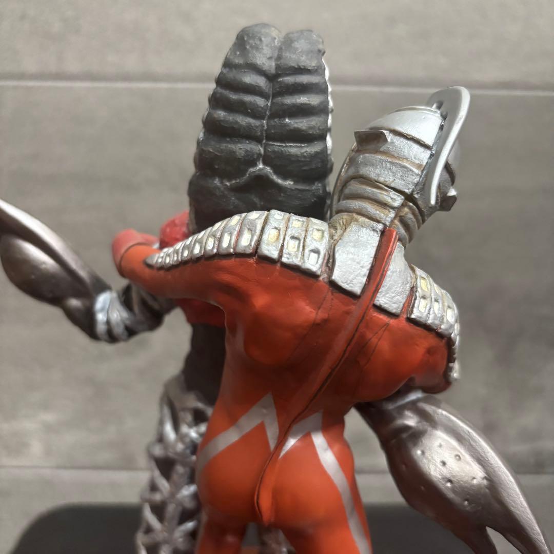 超希少　究極完成品　ウルトラセブン対ゴドラ星人　オーバーグラウンド製