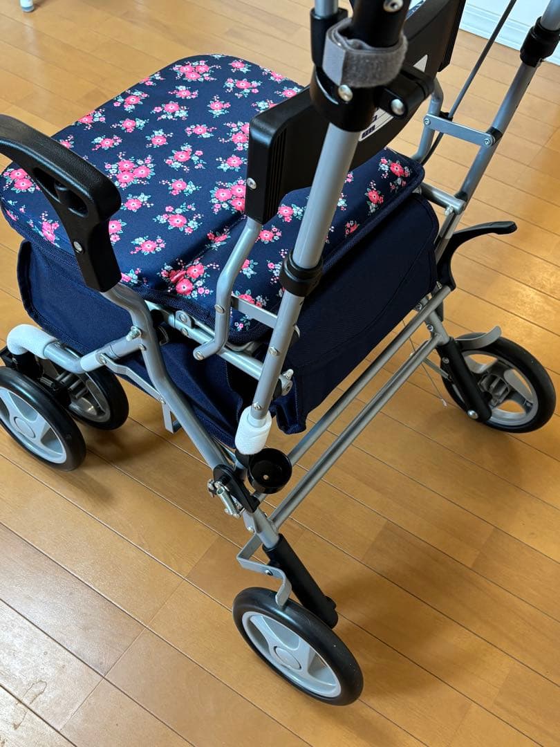 新品同様　シルバーカーデュオST 買い物カート　手押し車　花柄　折り畳み