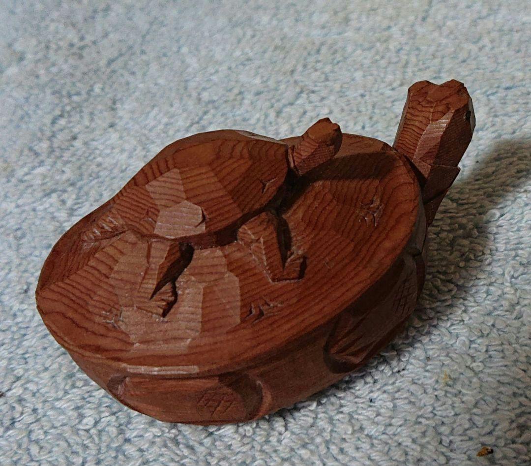 一位一刀彫り亀香合