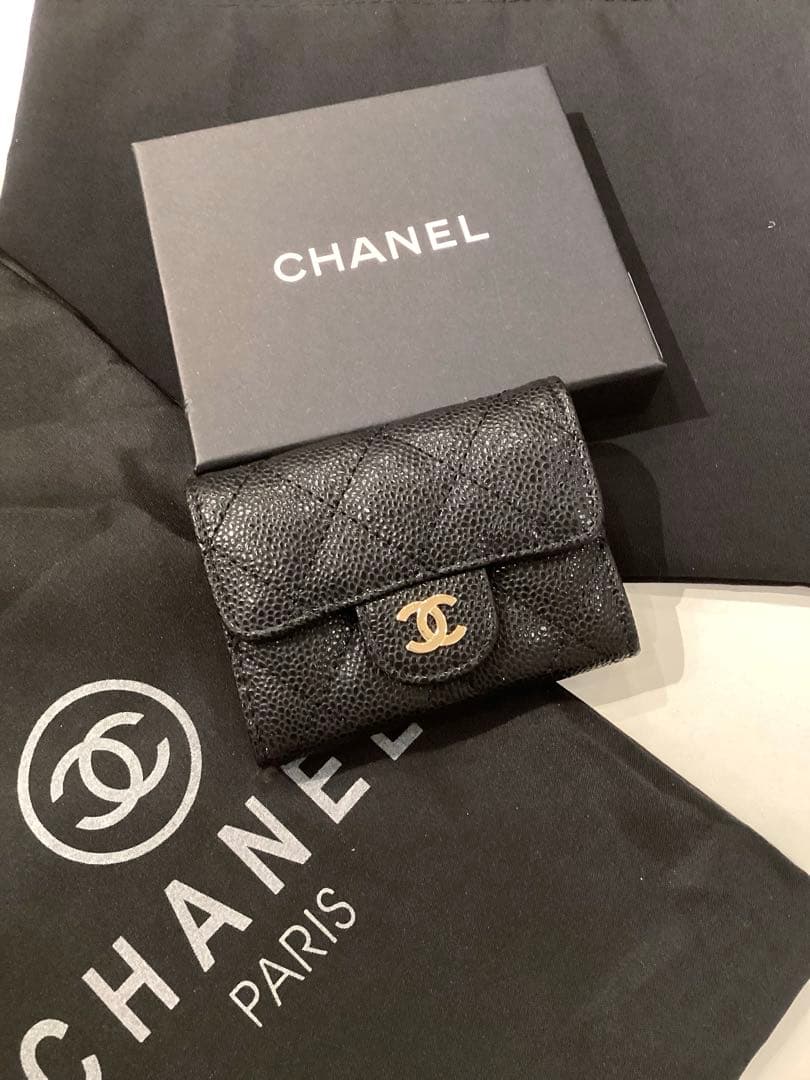 シャネル　クラシックキャビアスキンカードケース　ブラック　ノベルティ