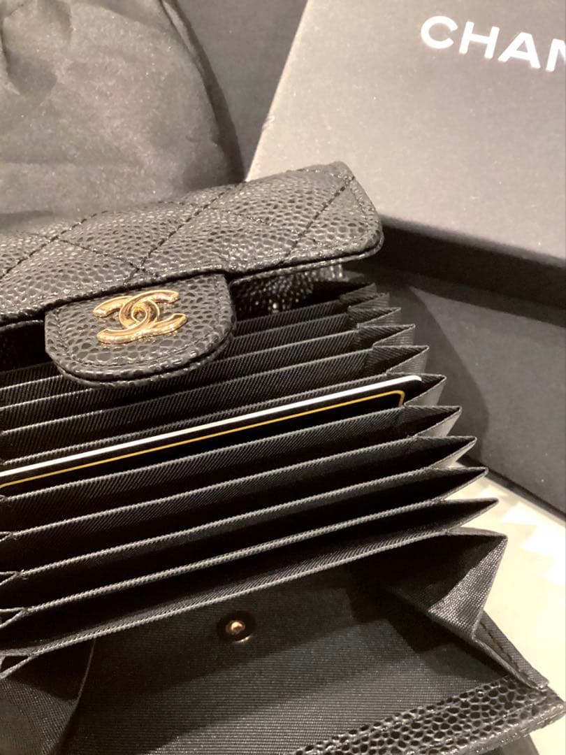 シャネル　クラシックキャビアスキンカードケース　ブラック　ノベルティ