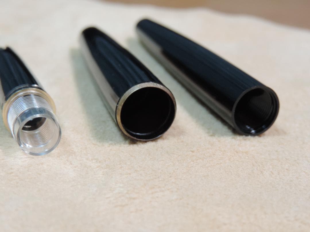 そ*ぷ様 MONT BLANC 万年筆 黒　320/M　未使用？保管傷あり　39