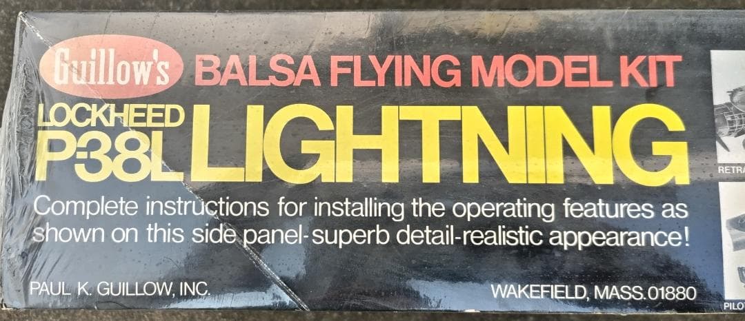 Guillow社のバルサフライングモデル ロッキードP-38 Lightning