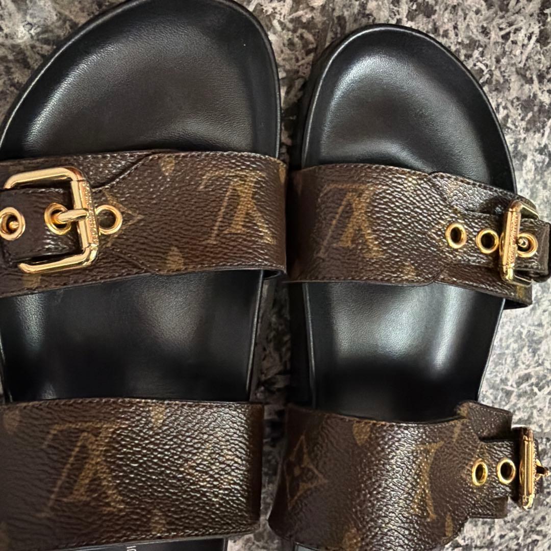 Louis Vuitton ロゴ入りフラットサンダル