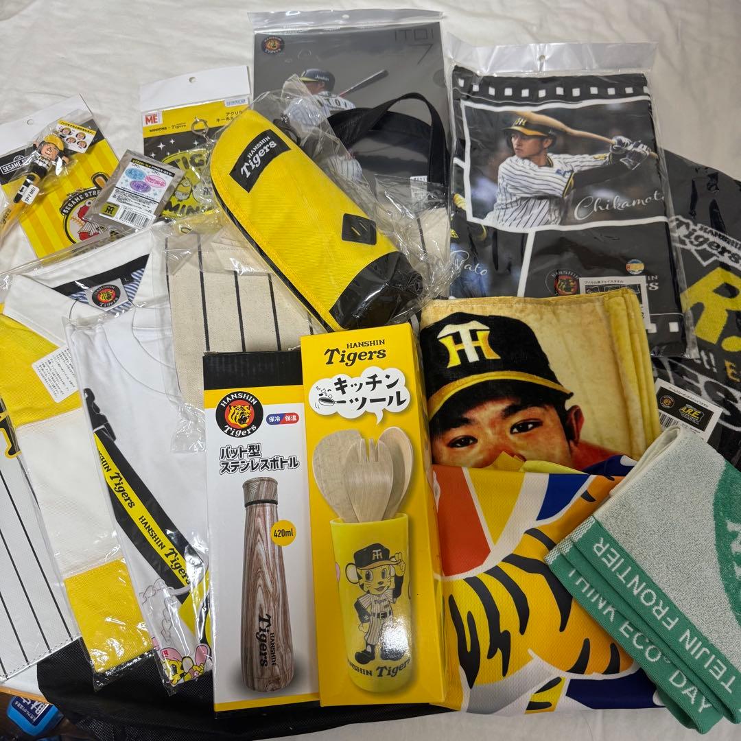 Hanshin Tigers 阪神タイガースグッズ