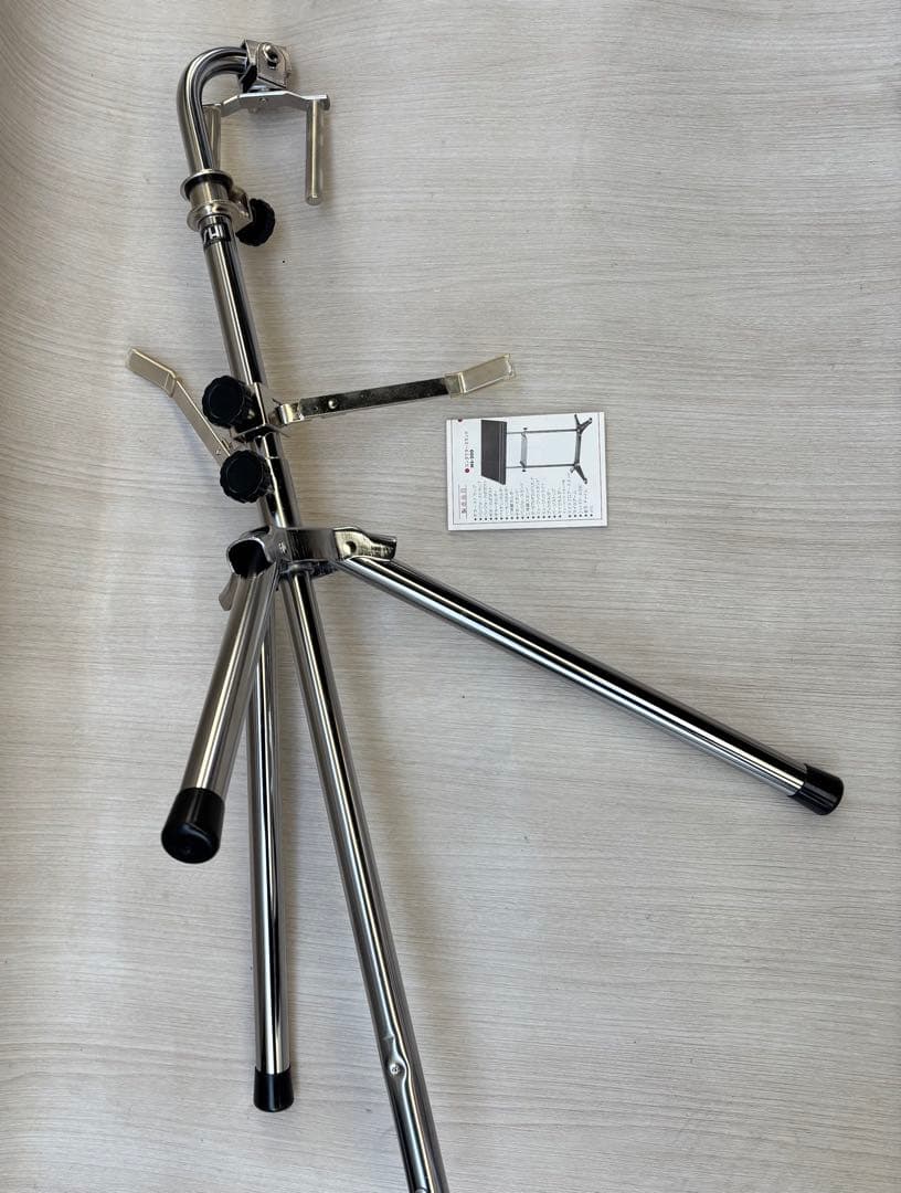 末使用*ОНАЛНІギタースタンド金属製 三脚式