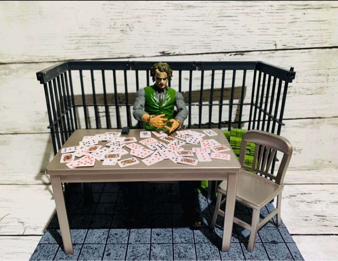 ダークナイト　ジョーカー　マルチバース　フィギュア