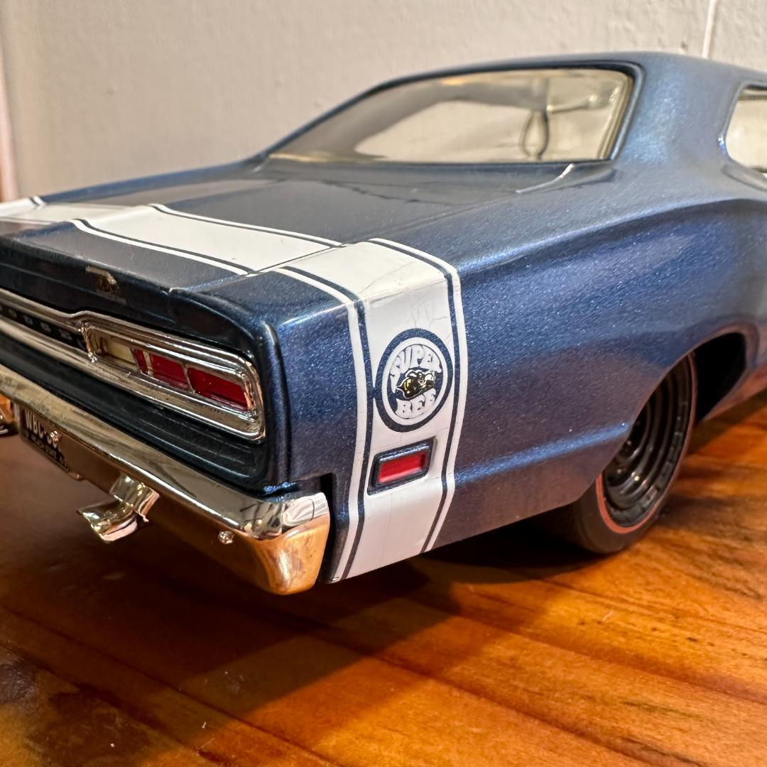 1969 DODGE SUPER BEE 1/18スケールミニカー