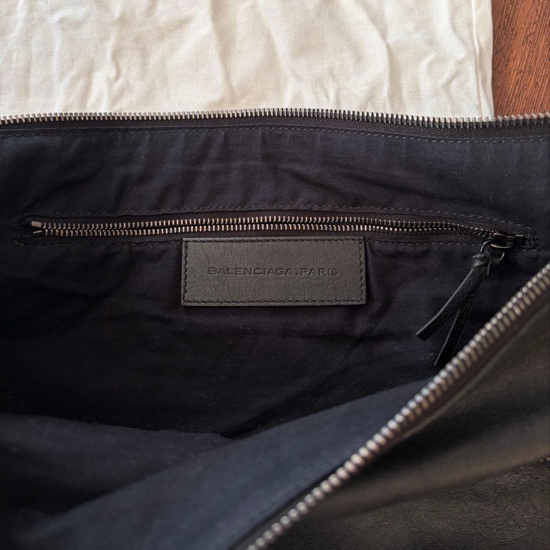 BALENCIAGA THE MENS DAY レザー ショルダーバッグ