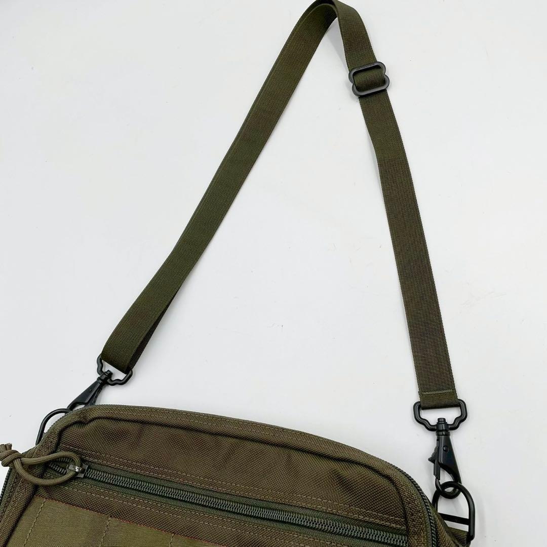 極美品　ブリーフィング　ショルダーバッグ　ナイロン　多機能収納　オリーブ