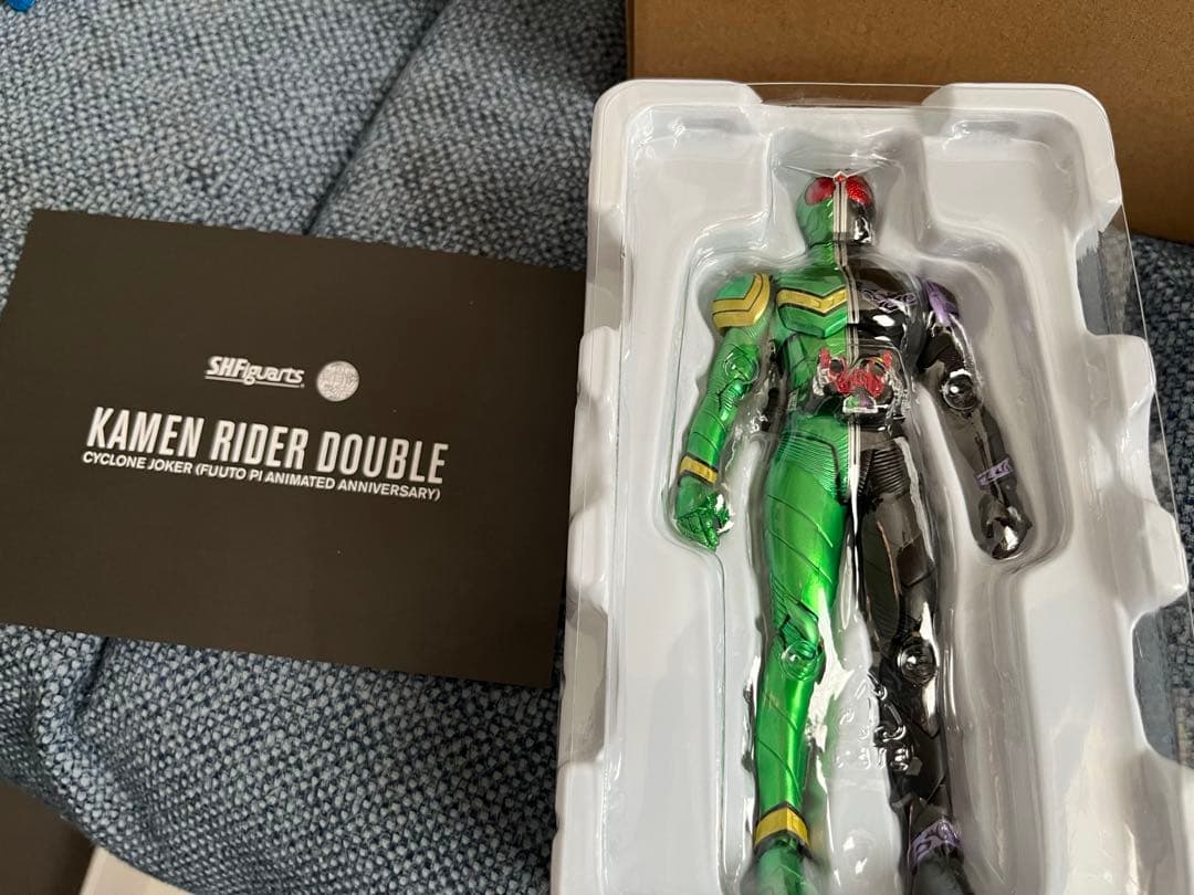 S.H.Figuarts 真骨彫　仮面ライダーW サイクロンジョーカー 風都探偵