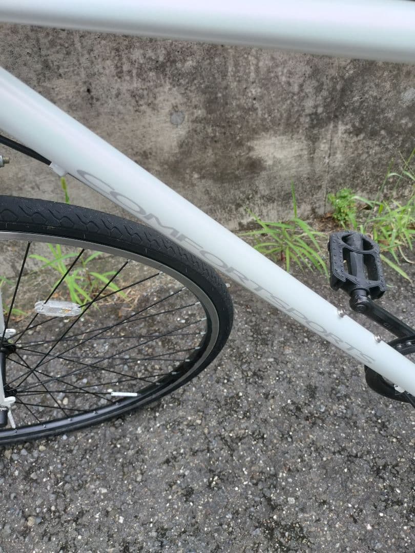 【手渡しのみ】700C クロスバイク 外装6段　ホワイト　美品