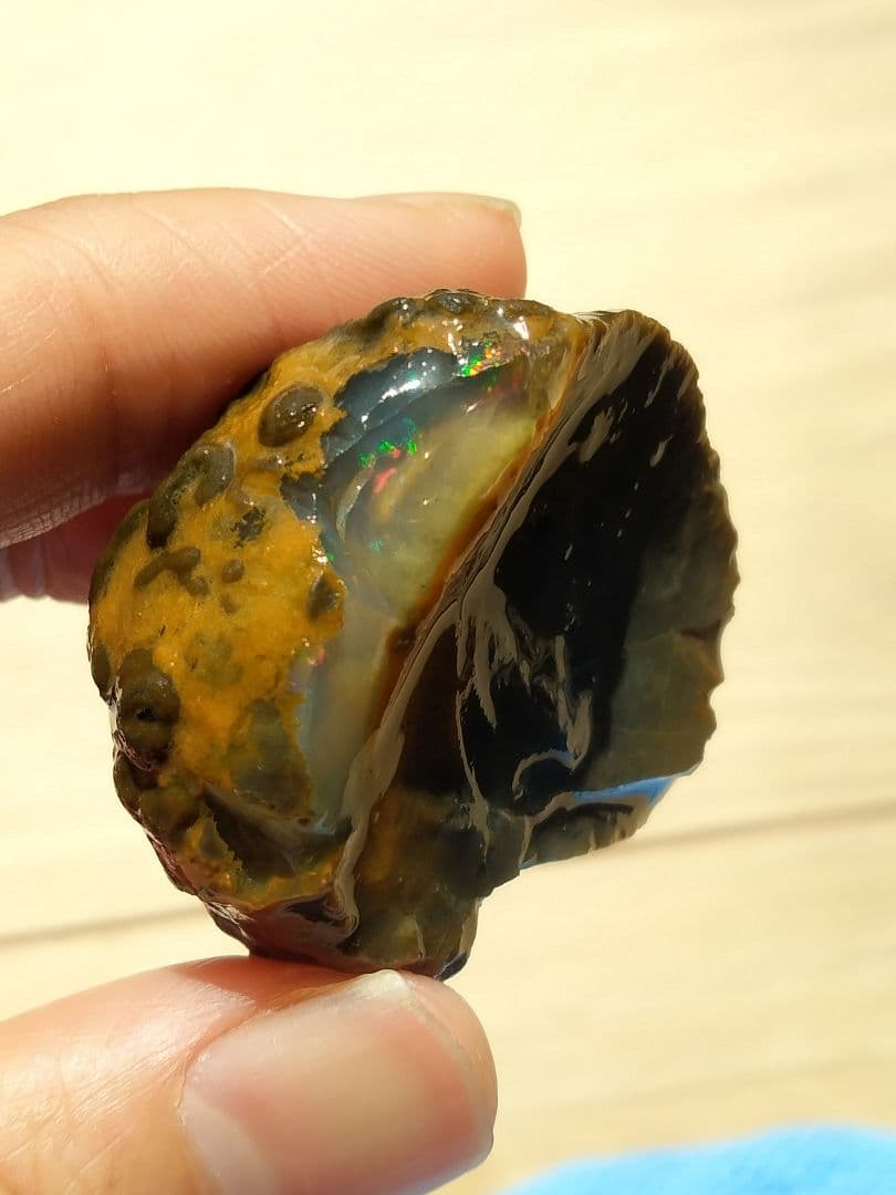 国産オパール　原石　国産　鉱物　国産鉱物　オパール　原石　美しいオパール123