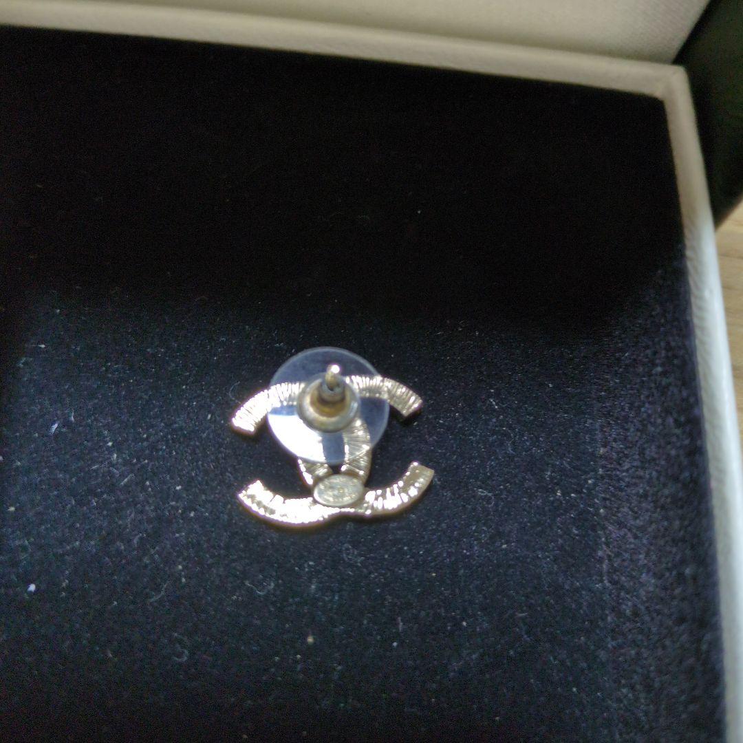 CHANEL CCロゴ ピアス(片耳用)