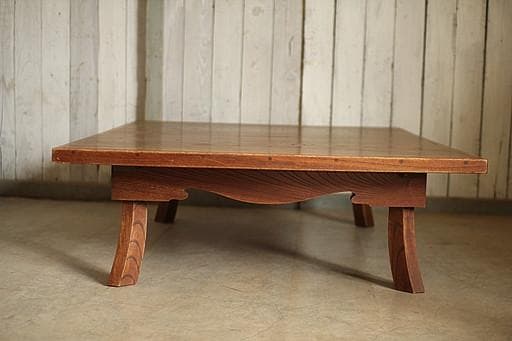 古い木製無垢材のテーブル　座卓