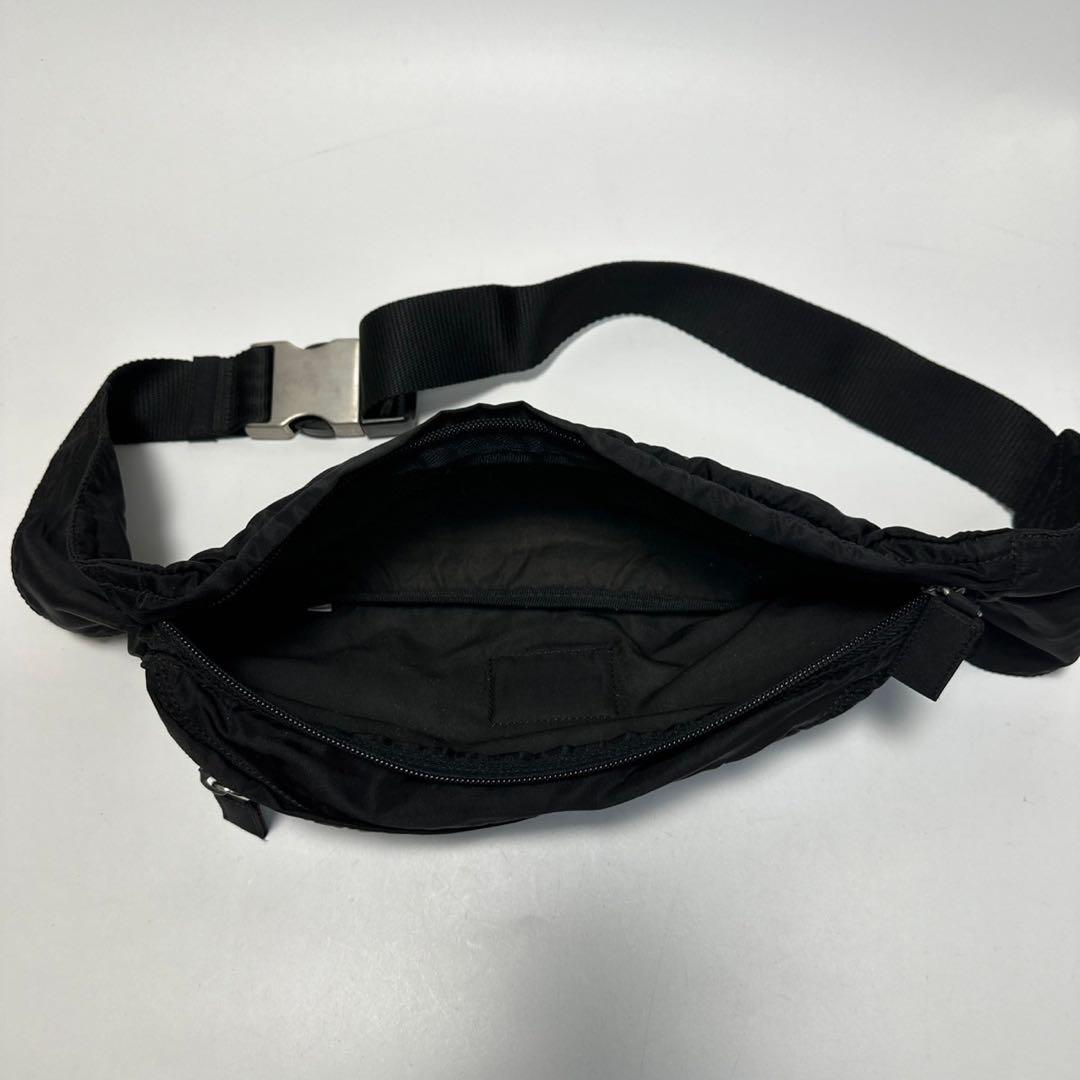 i81【極美品】プラダ　三角ロゴ　ナイロンブラック　ウエストポーチボディバッグ