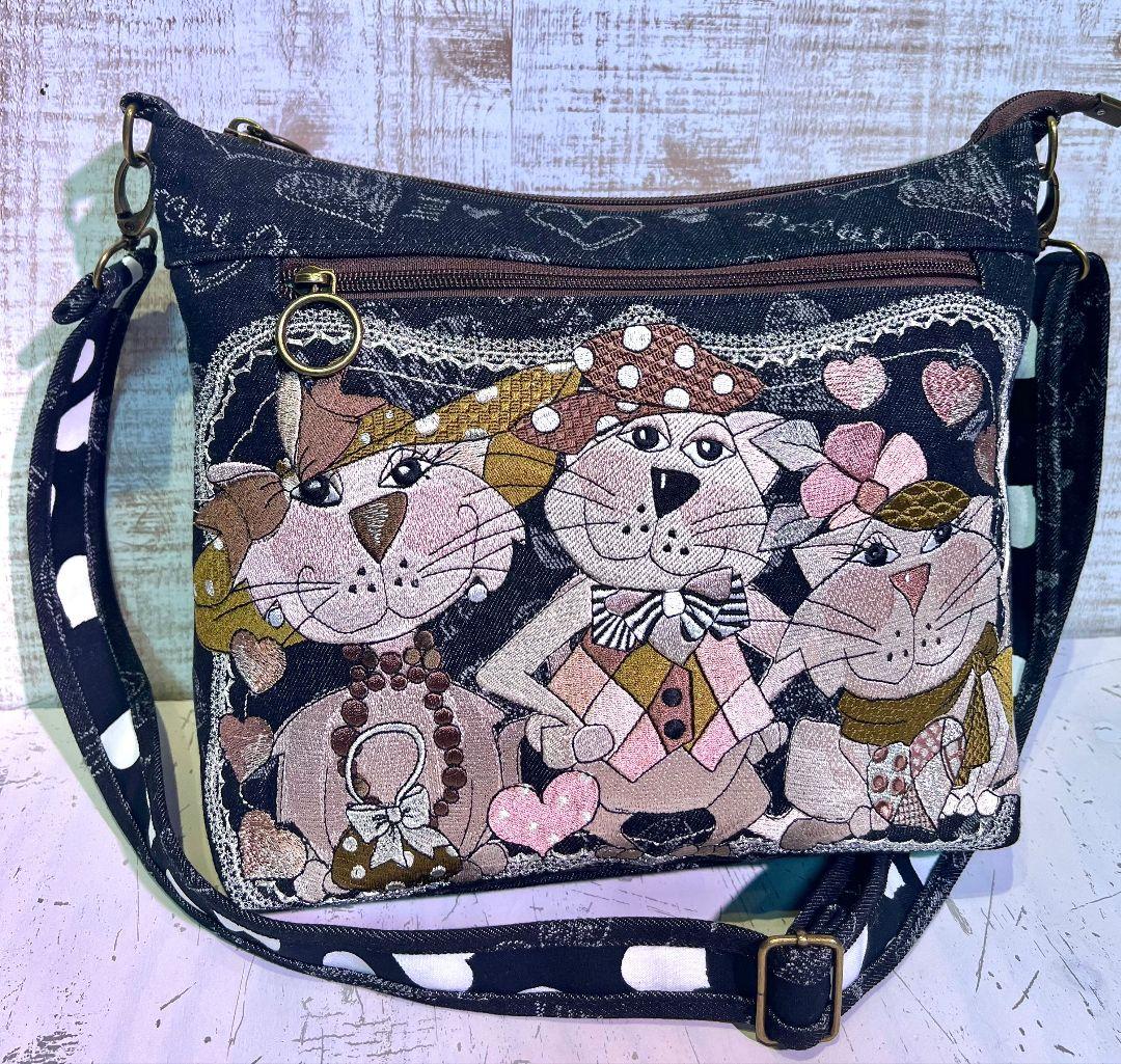 ロラライハリス♡ブラックハート柄デニム♡刺繍のふんわり軽量ショルダーバッグ