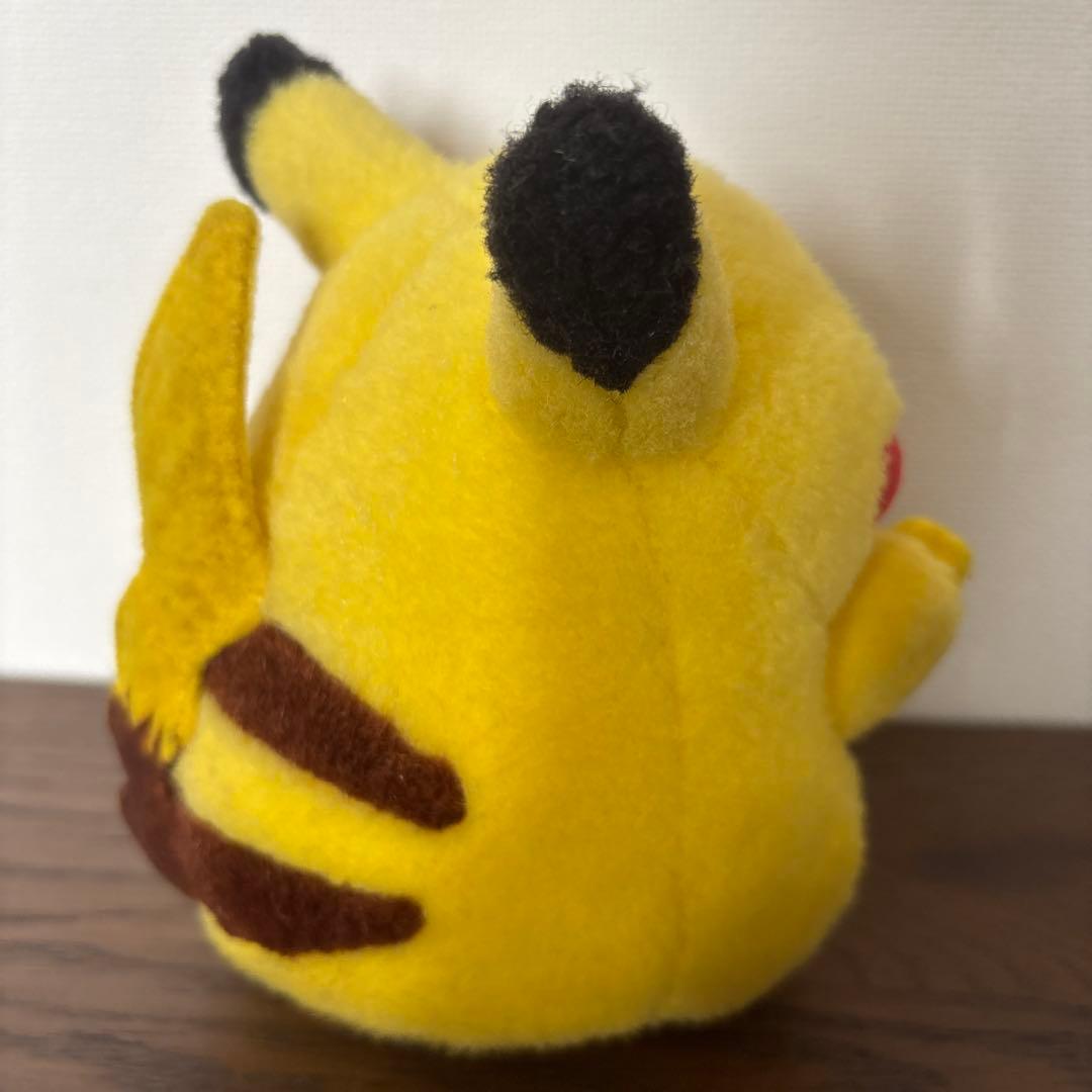 お腹を押すと鳴く TOMY ピカチュウ ぬいぐるみ 初期