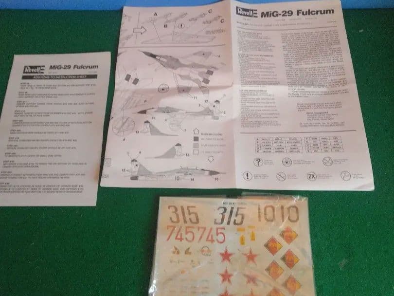 レベル1/32 MiG-29 フルクライム 1:32