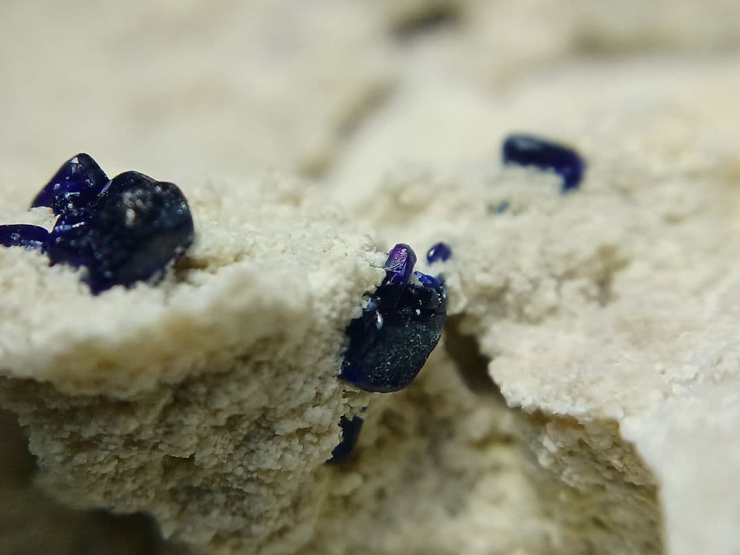 国産鉱物　逸見石　原石　ヘンミライト　Henmilite　鉱物標本