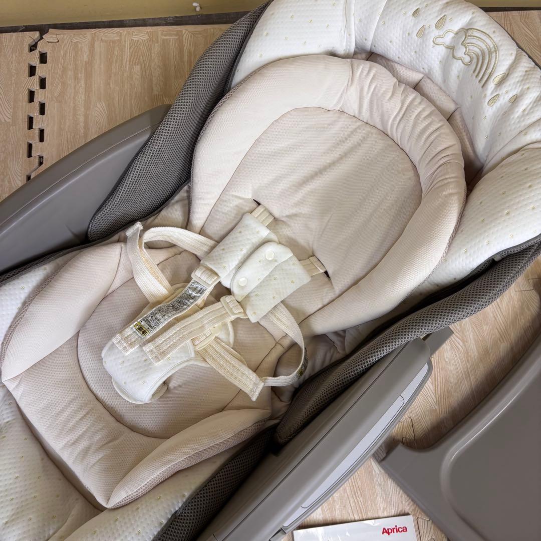 除菌清掃済☆美品☆　アップリカ　ユラリズム　オートスイング　電動式　別売トレイ付