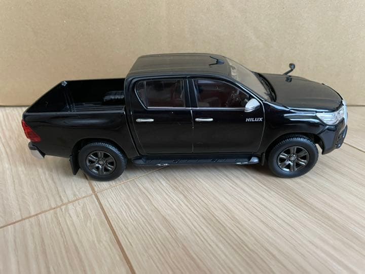 トヨタ ミニカー HILUX ②