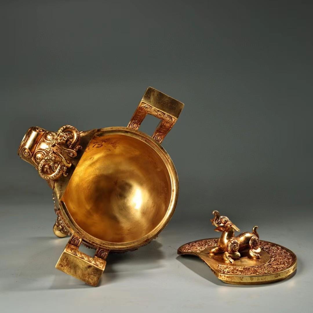 中国古美術・旧蔵鎏金獣面円鼎炉・純銅細密彫・純手作り・高浮彫・置物・茶道具・文房