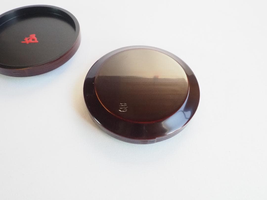 裏千家15世鵬雲斎御書付『面唐草絵曲香合』初代橋村万象造（共箱）