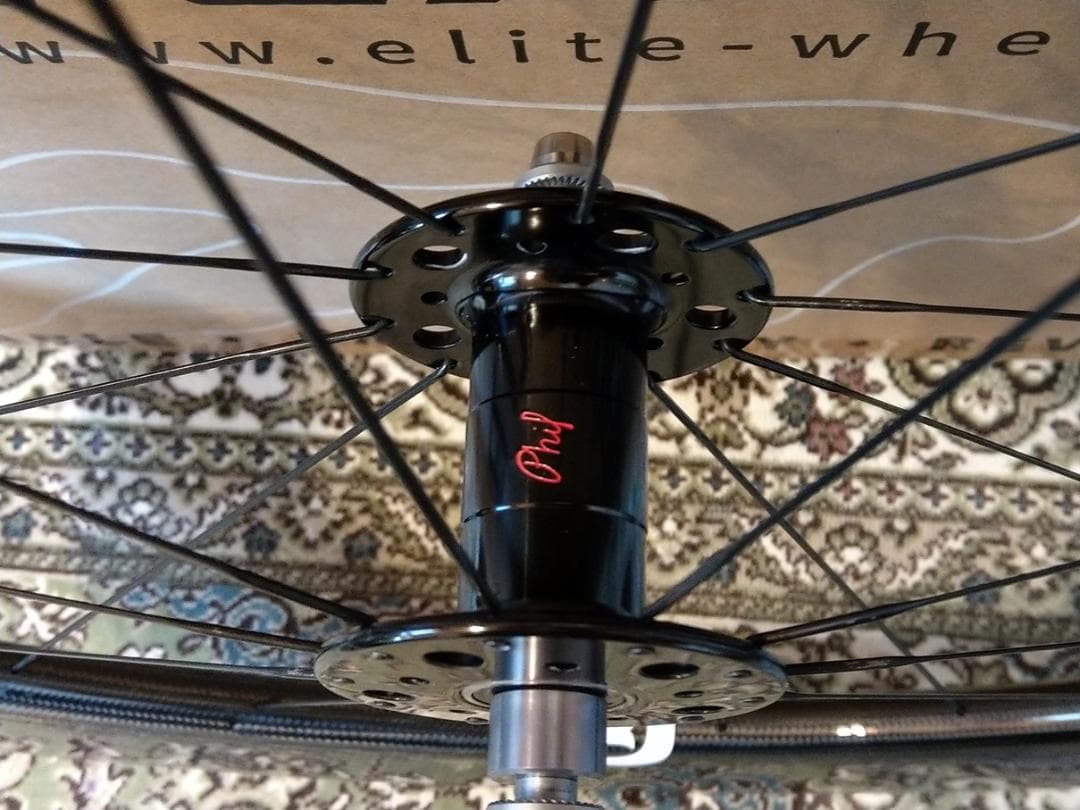 【未使用に近い】BROTURES　F-RIM × Philハブ　ピストホイール