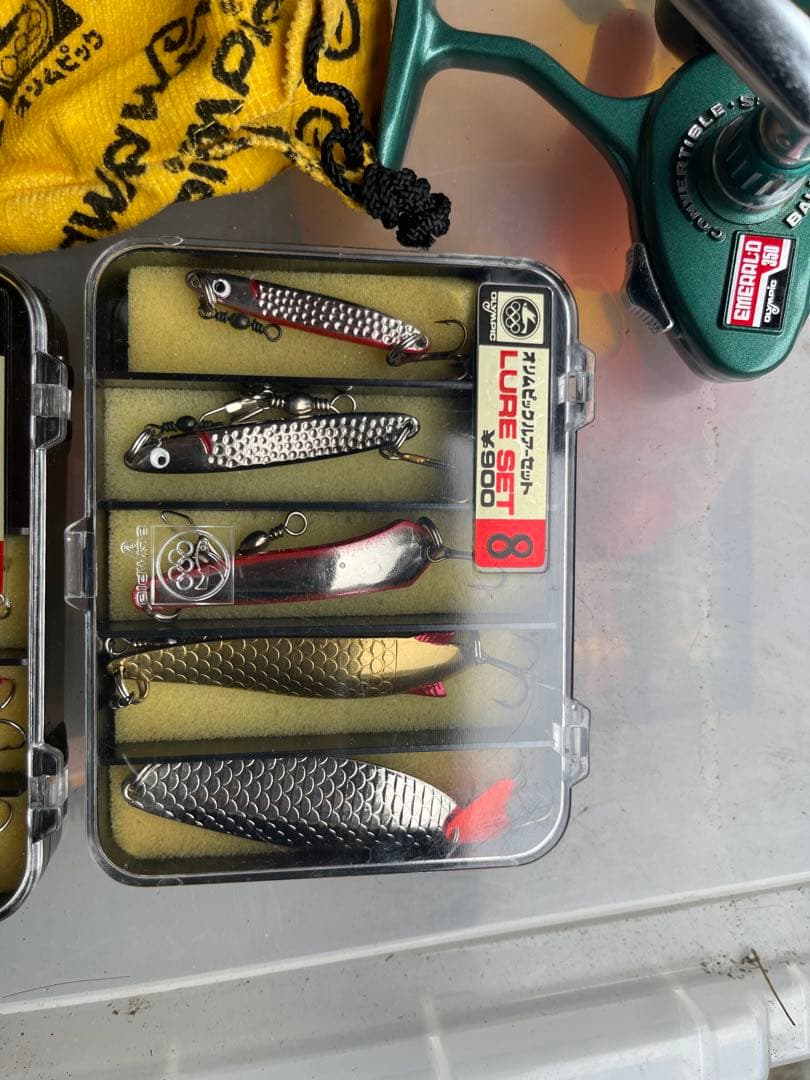 美品70年代オリムピックのエメラルド350スピニングリール スプーンルアーセット