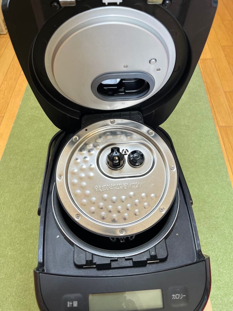 アイリスオーヤマ炊飯器5.5合炊き　KRC-PCA50-B