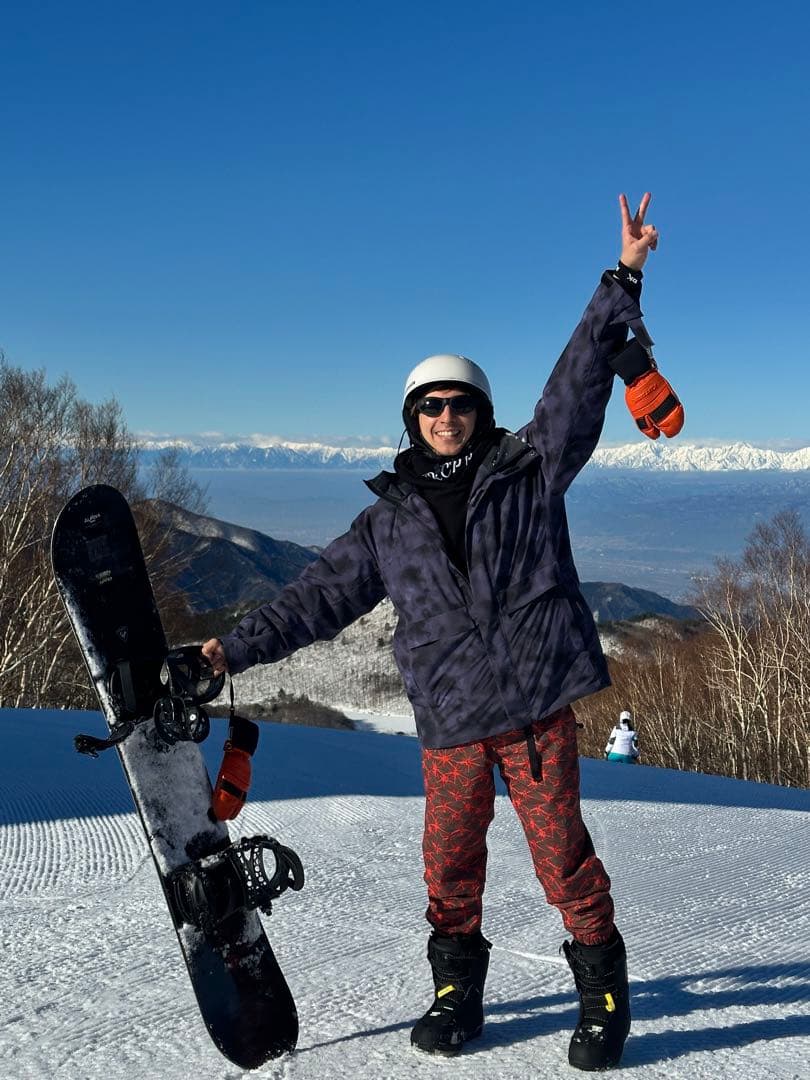 UNIQLO ハイブリッドダウンスノーボードパーカ