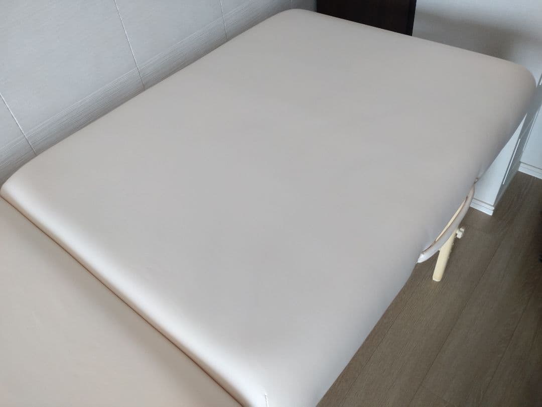 エステベッド　FONTANA リビエラ28 マッサージベッド