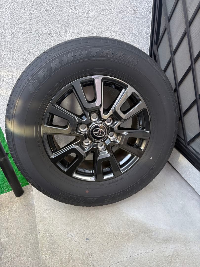 ランクル250 VX 純正アルミホイール　265/65R18 タイヤ　ホイール