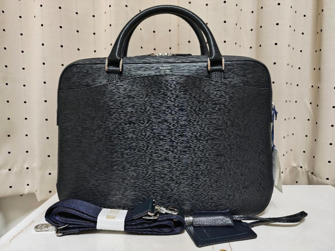 未使用品 ペッレモルビダ 2室タイプ CA202 ブリーフバッグ