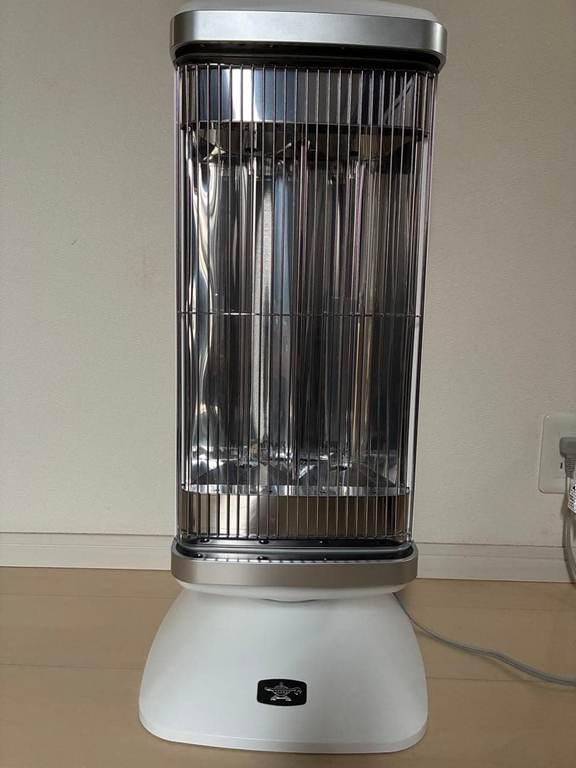 【美品】アラジン グラファイトヒーター CAH-2G10F ホワイト速暖！